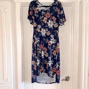5/$25 Inner Circle Floral Dress EUC